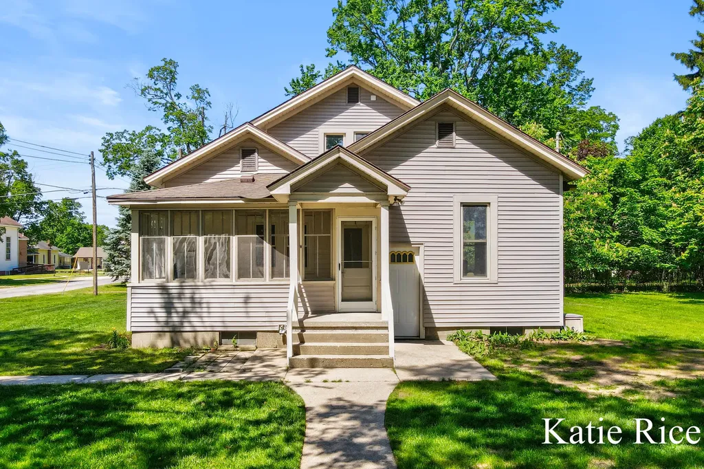 220 E Elliott Street Whitehall City MI 49461