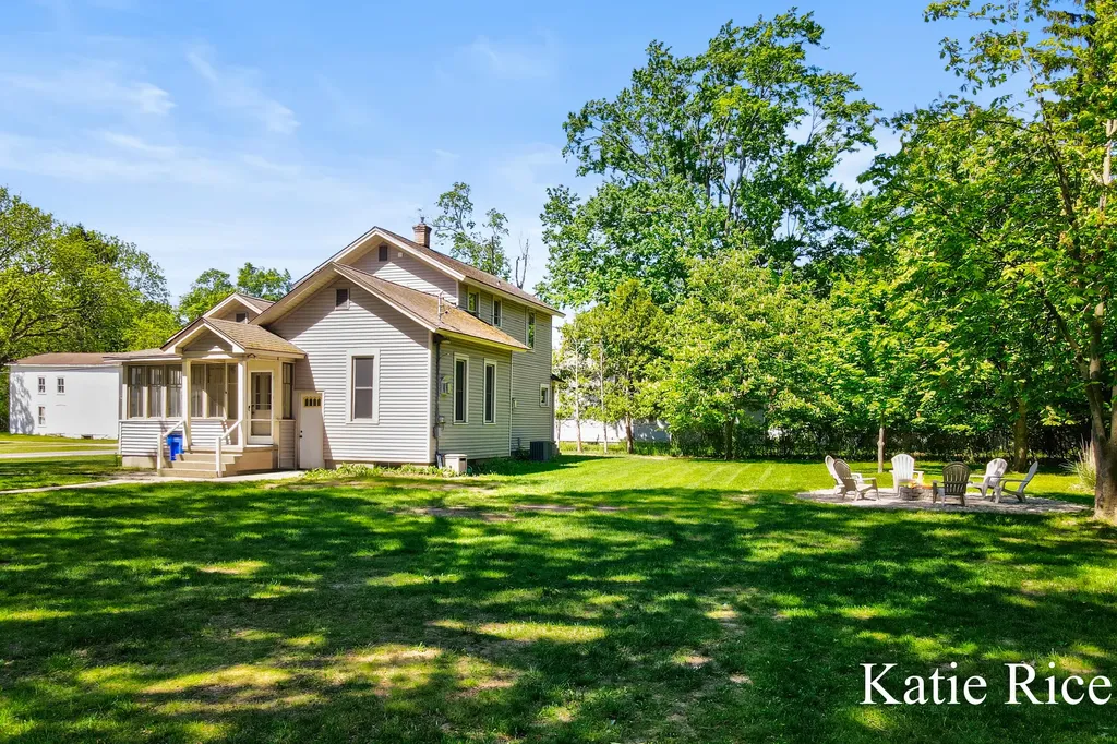 220 E Elliott Street Whitehall City MI 49461