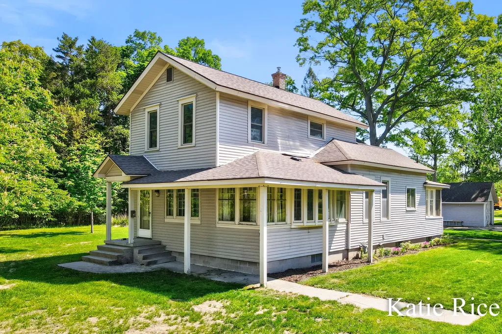 220 E Elliott Street Whitehall City MI 49461