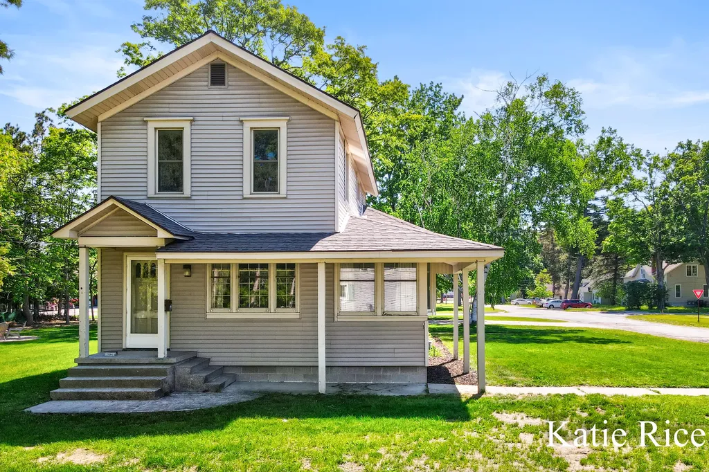 220 E Elliott Street Whitehall City MI 49461