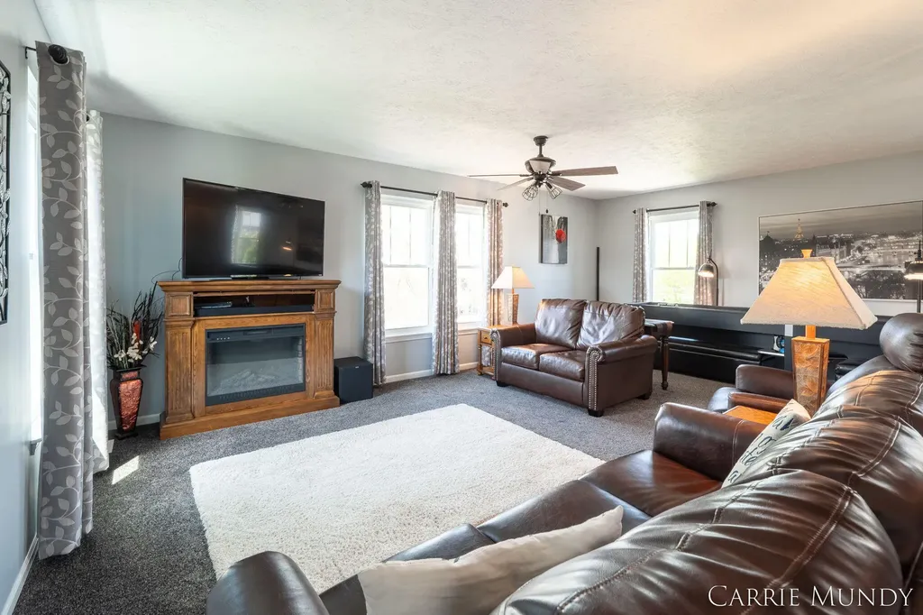 557 Brookstone Street Holland City MI 49423