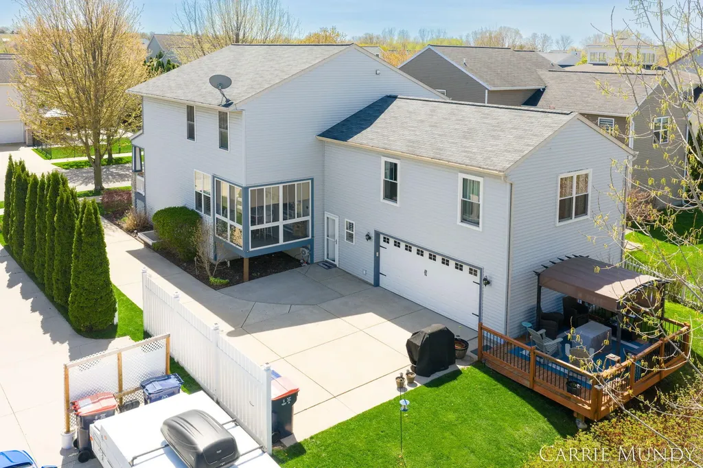 557 Brookstone Street Holland City MI 49423