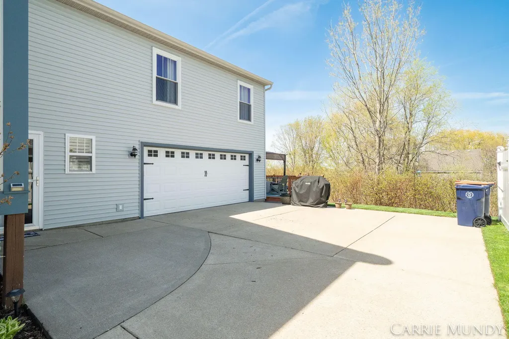 557 Brookstone Street Holland City MI 49423