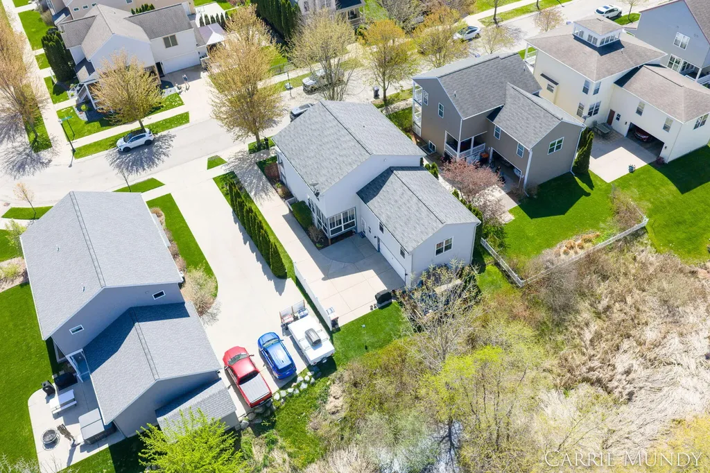 557 Brookstone Street Holland City MI 49423