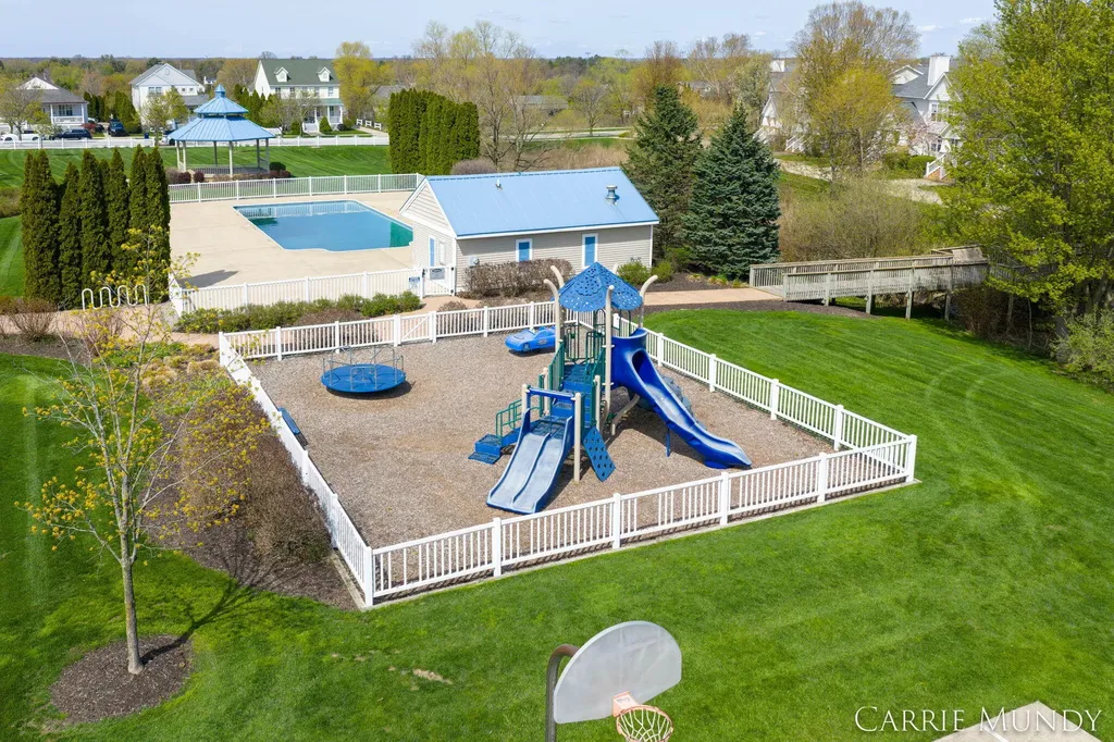 557 Brookstone Street Holland City MI 49423