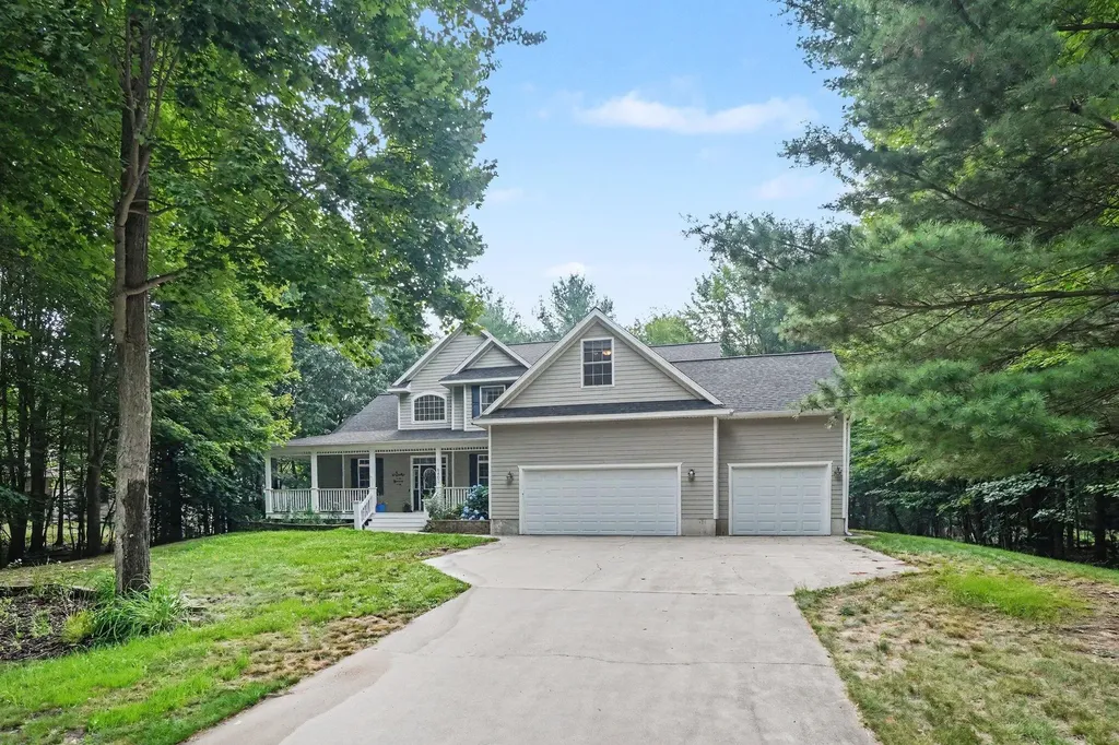 6400 Boulder Drive Norton Shores City MI 49444