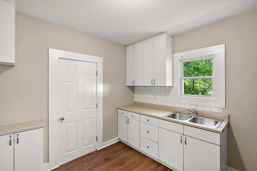 515 Woodlawn Street SE Grand Rapids City MI 49507