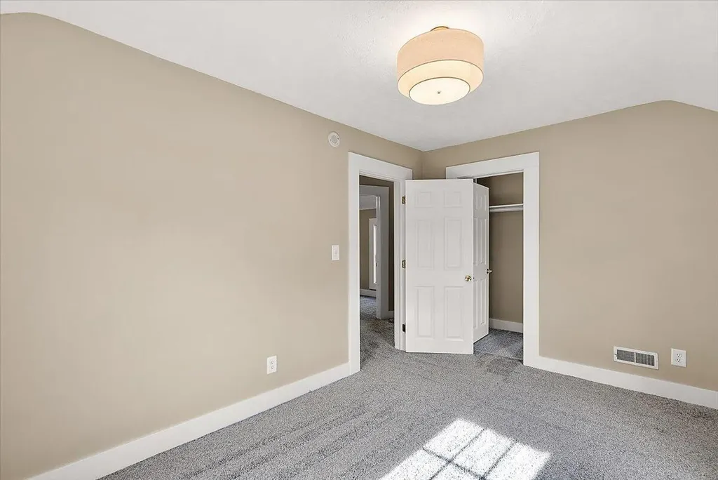 515 Woodlawn Street SE Grand Rapids City MI 49507