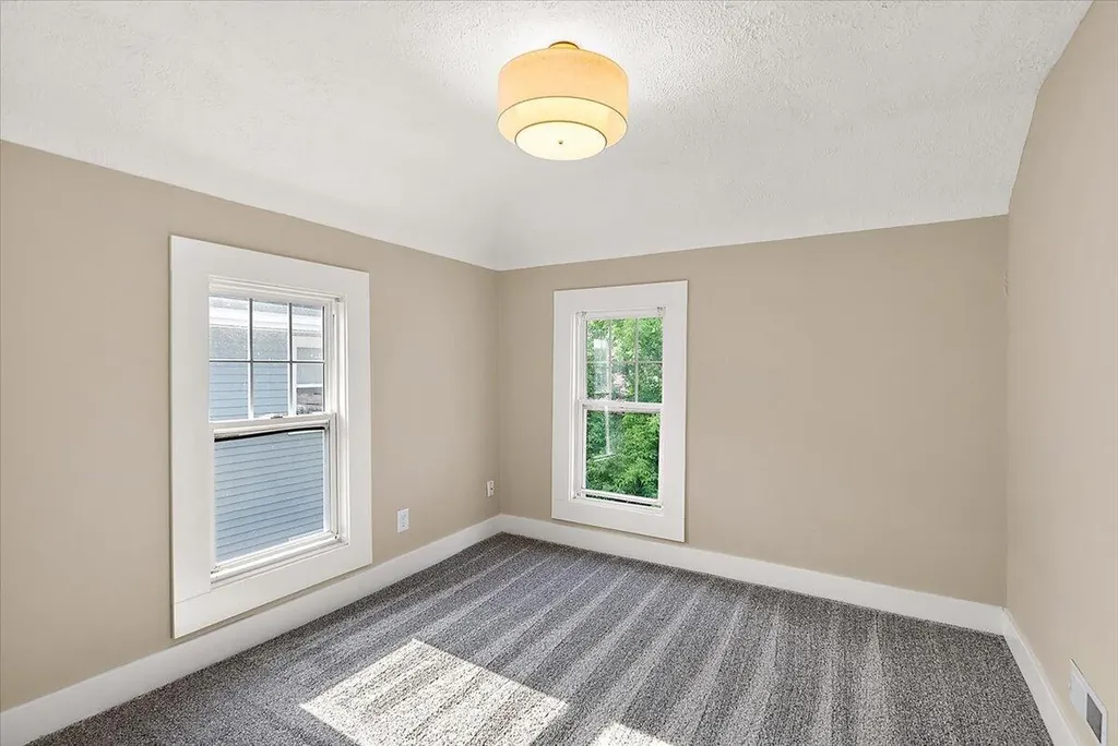 515 Woodlawn Street SE Grand Rapids City MI 49507