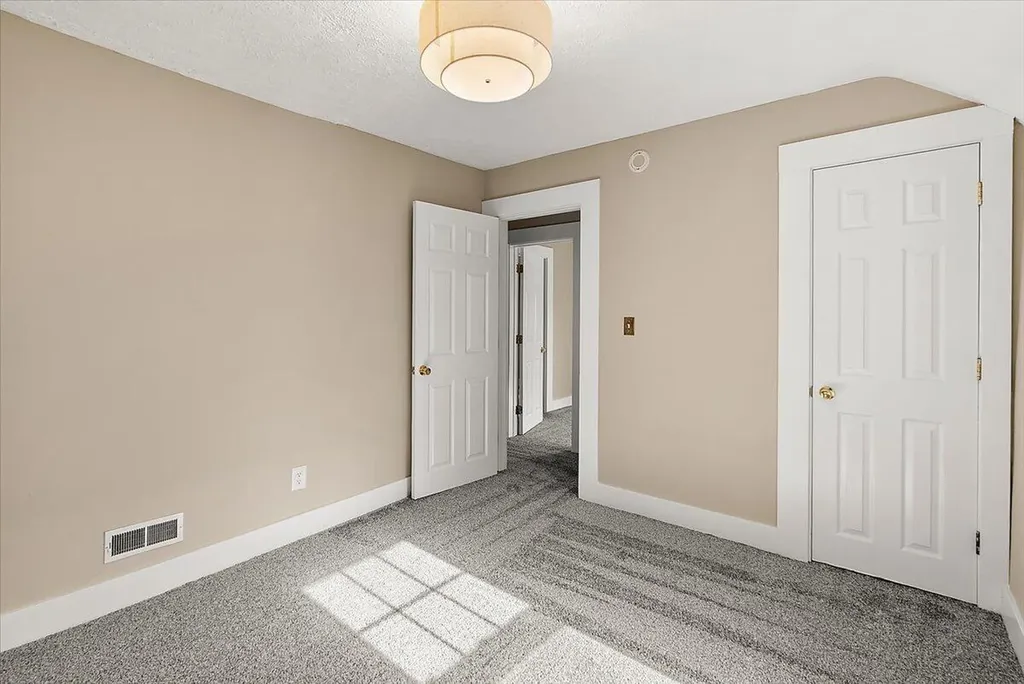 515 Woodlawn Street SE Grand Rapids City MI 49507