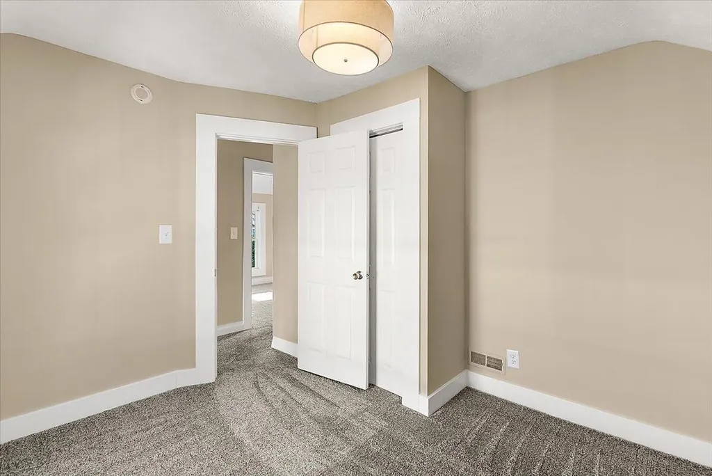 515 Woodlawn Street SE Grand Rapids City MI 49507