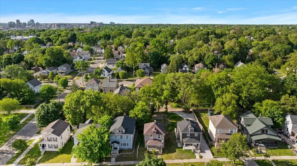 515 Woodlawn Street SE Grand Rapids City MI 49507