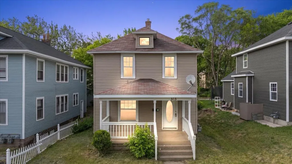 515 Woodlawn Street SE Grand Rapids City MI 49507
