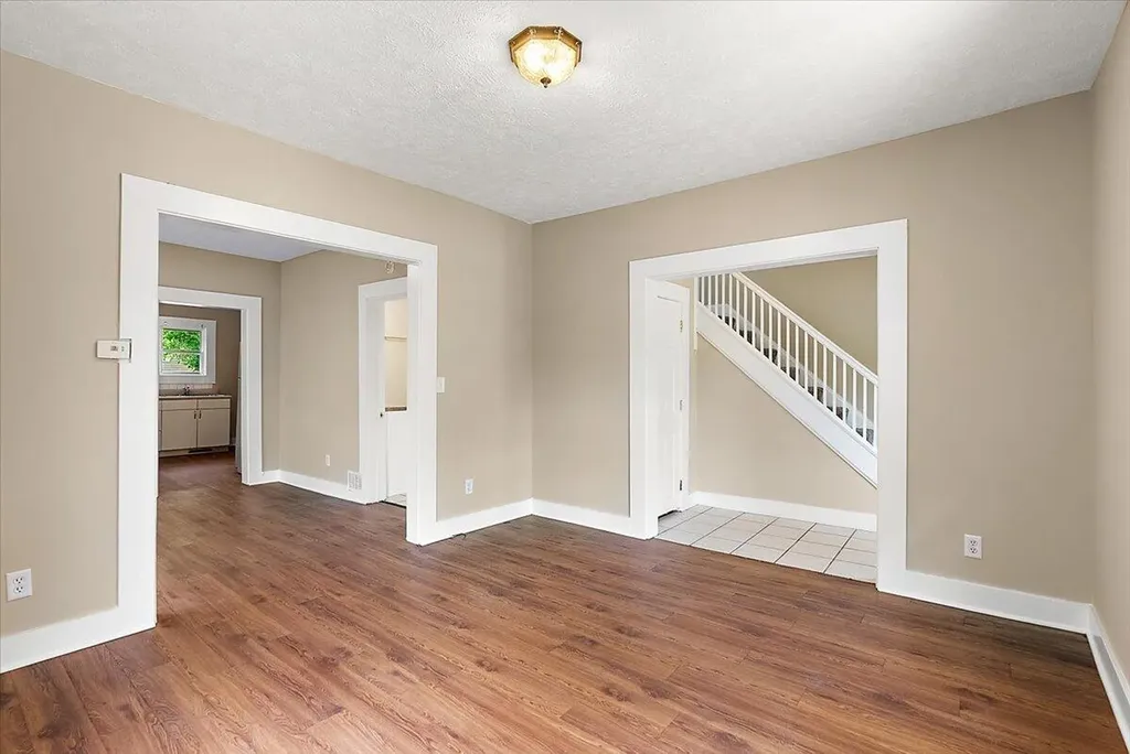 515 Woodlawn Street SE Grand Rapids City MI 49507