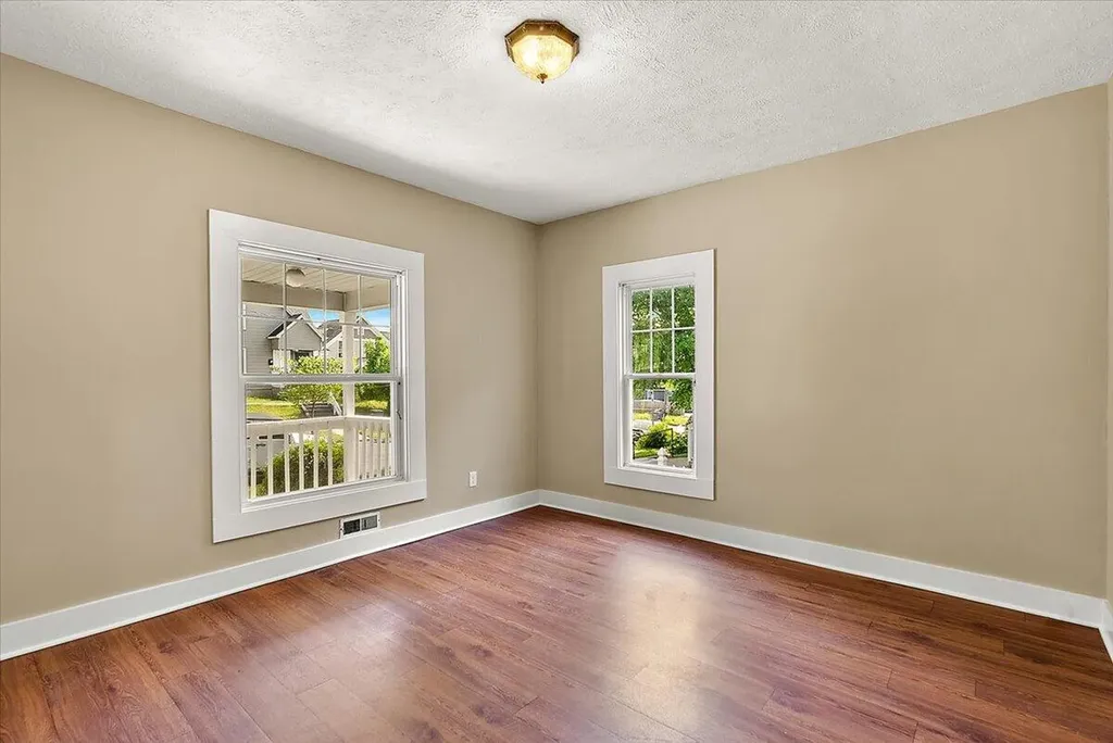 515 Woodlawn Street SE Grand Rapids City MI 49507