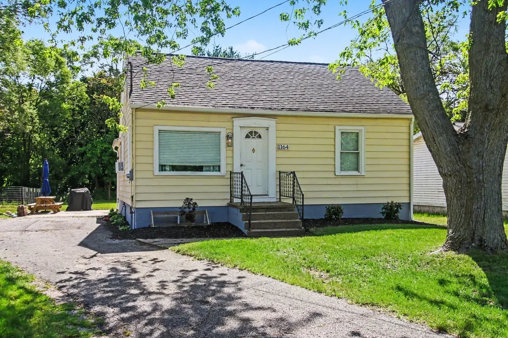 1164 Center Street Muskegon Charter Township MI 49442