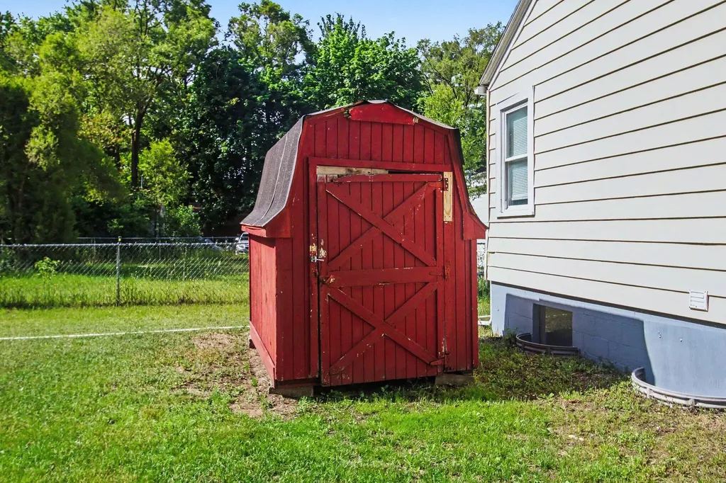1164 Center Street Muskegon Charter Township MI 49442