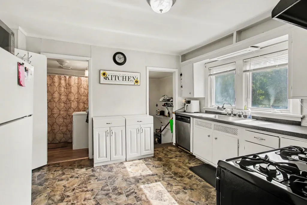 1164 Center Street Muskegon Charter Township MI 49442