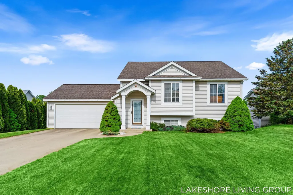 3769 Pine Meadow Drive Holland Charter Township MI 49424