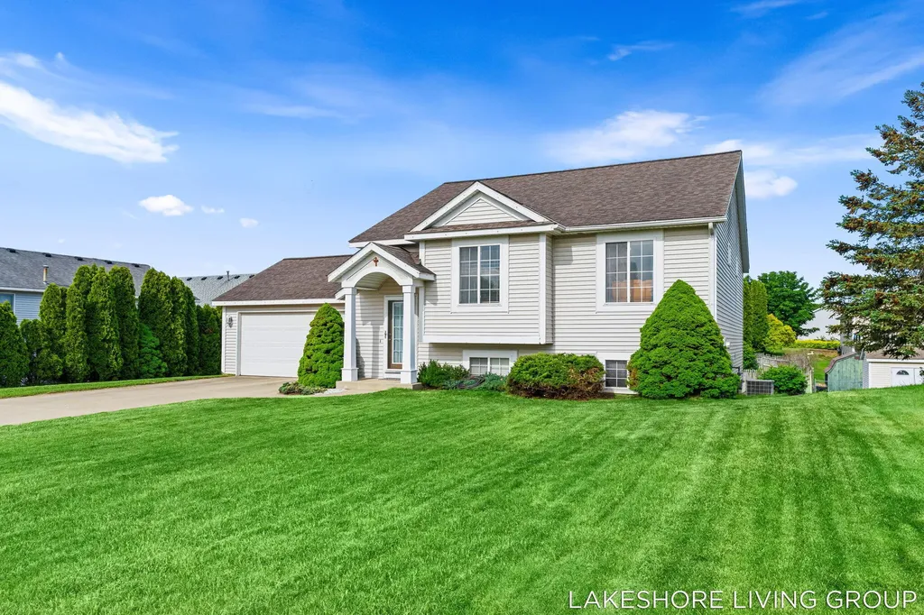 3769 Pine Meadow Drive Holland Charter Township MI 49424