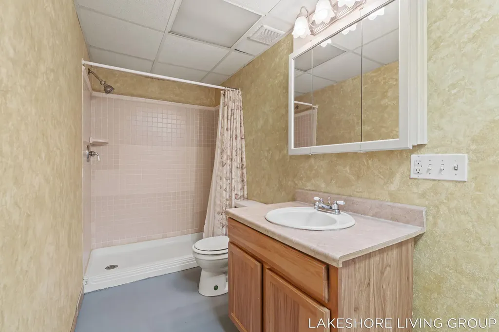 3769 Pine Meadow Drive Holland Charter Township MI 49424