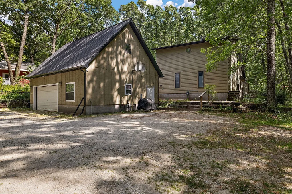 2713 E White Lake Drive Dalton Township MI 49457