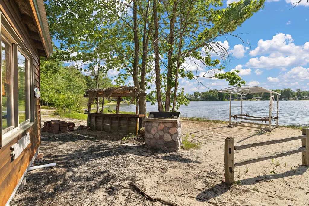 2713 E White Lake Drive Dalton Township MI 49457