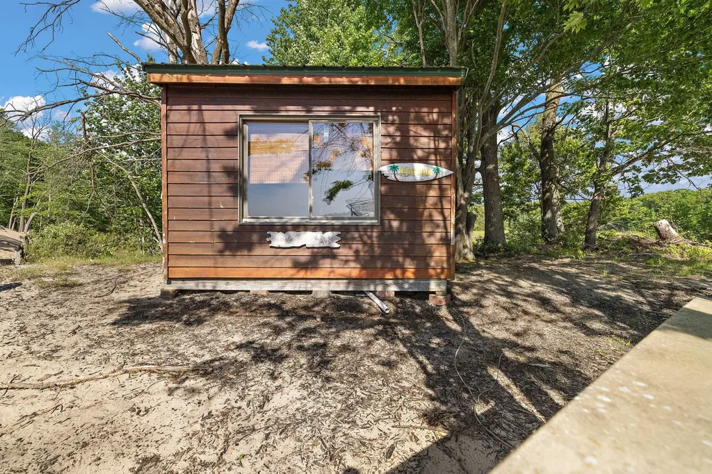 2713 E White Lake Drive Dalton Township MI 49457