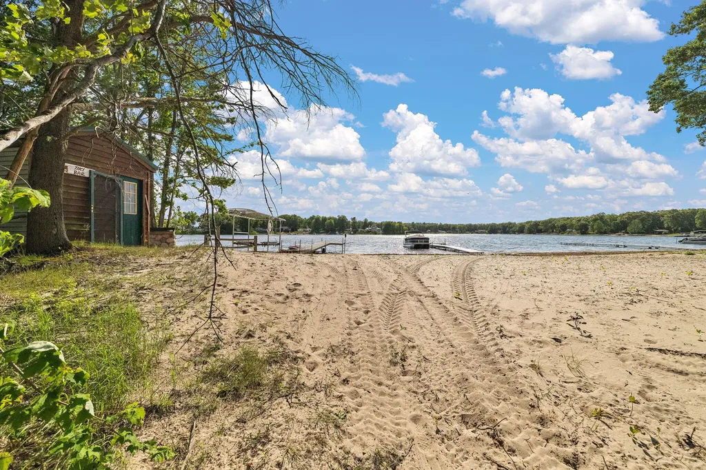 2713 E White Lake Drive Dalton Township MI 49457