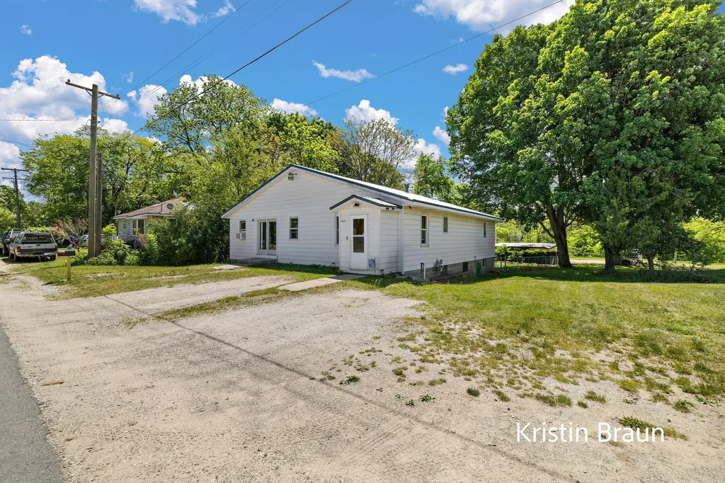 6627 2nd Street Holton Township MI 49425