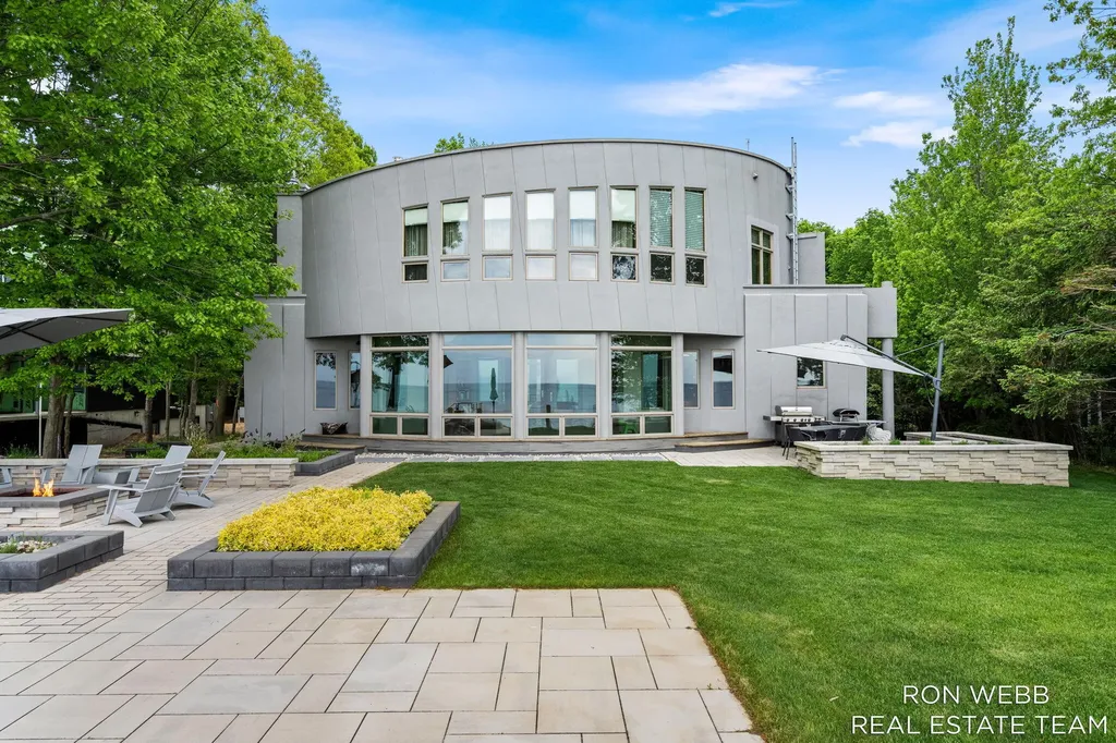 1234 Shorecrest Drive Ganges Township MI 49090