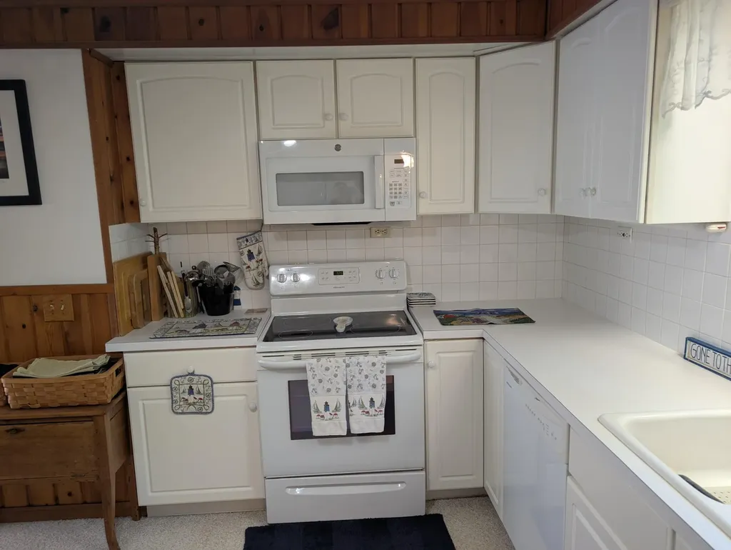 1861 Glen Avenue Muskegon City MI 49441