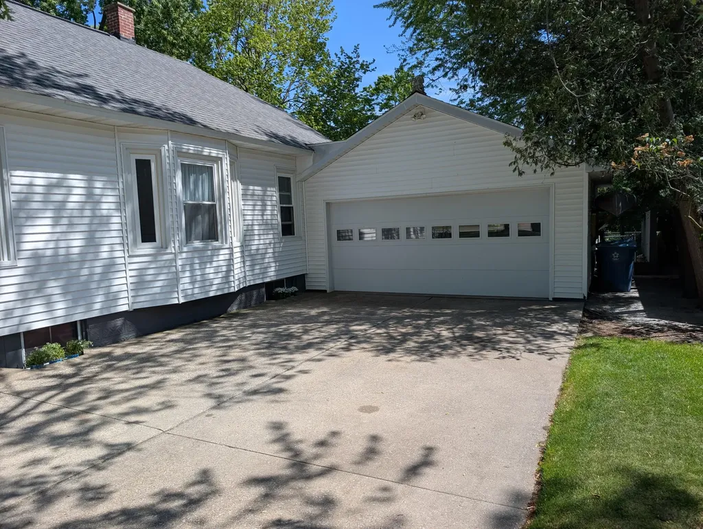 1861 Glen Avenue Muskegon City MI 49441