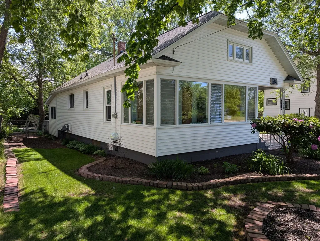 1861 Glen Avenue Muskegon City MI 49441
