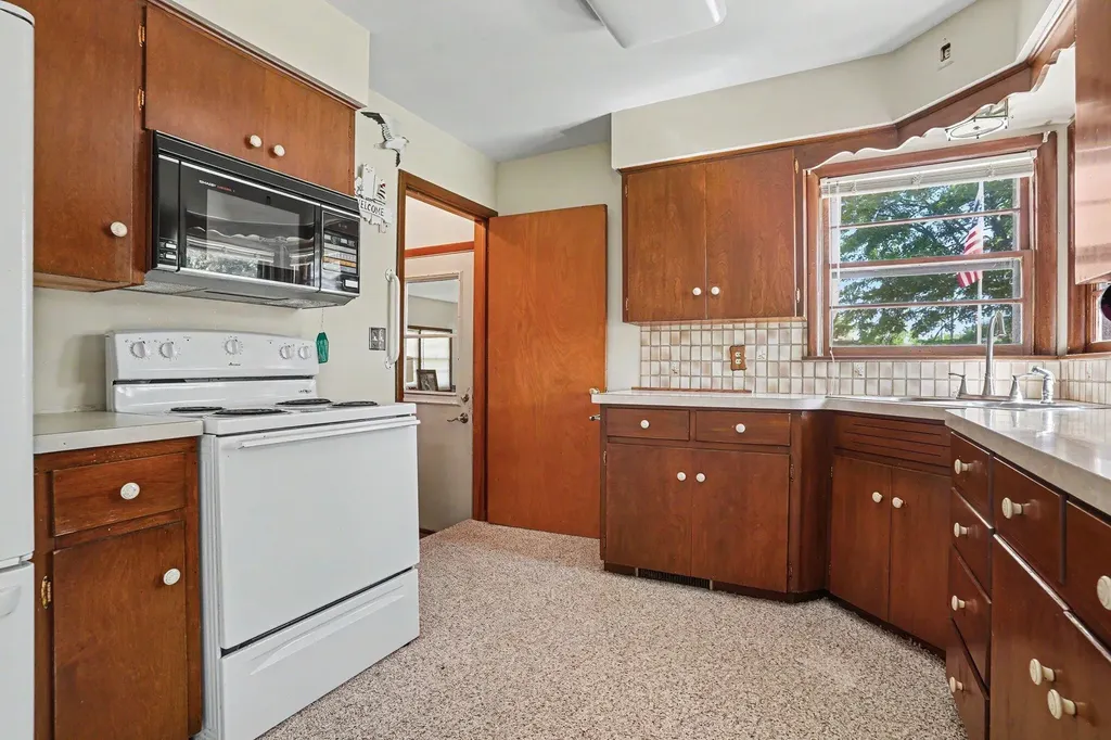 208 Cypress Avenue Holland City MI 49423