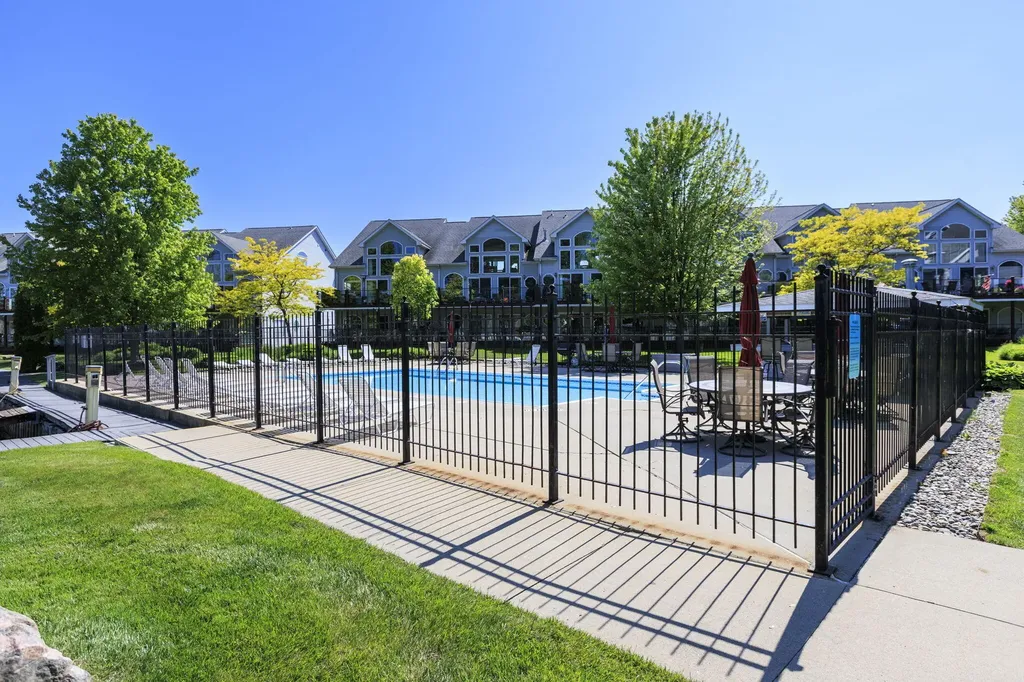 37868 Jefferson Avenue Harrison Charter Township MI 48045