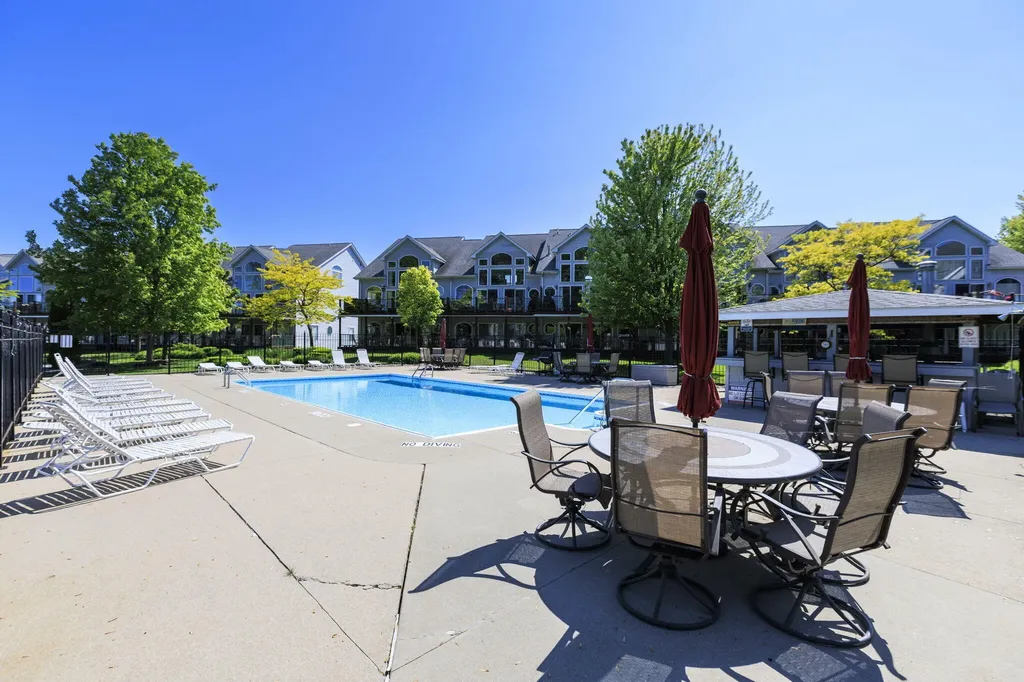 37868 Jefferson Avenue Harrison Charter Township MI 48045