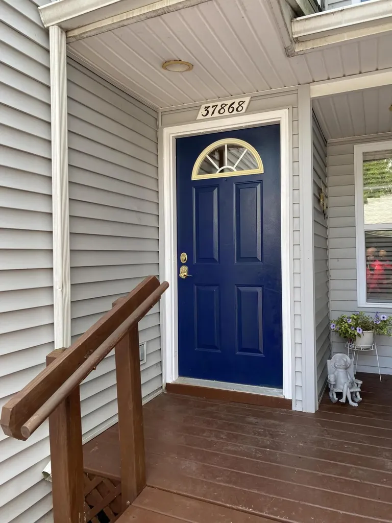 37868 Jefferson Avenue Harrison Charter Township MI 48045
