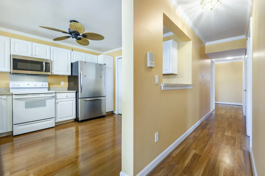 37868 Jefferson Avenue Harrison Charter Township MI 48045