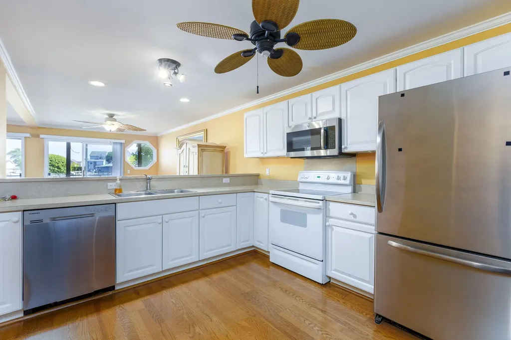 37868 Jefferson Avenue Harrison Charter Township MI 48045