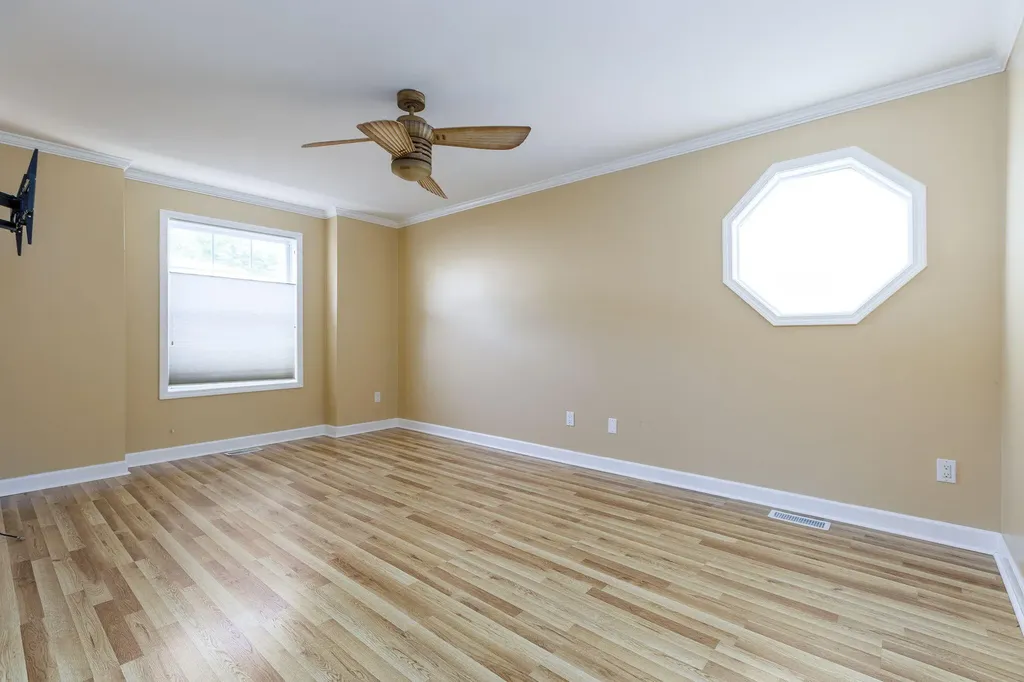 37868 Jefferson Avenue Harrison Charter Township MI 48045