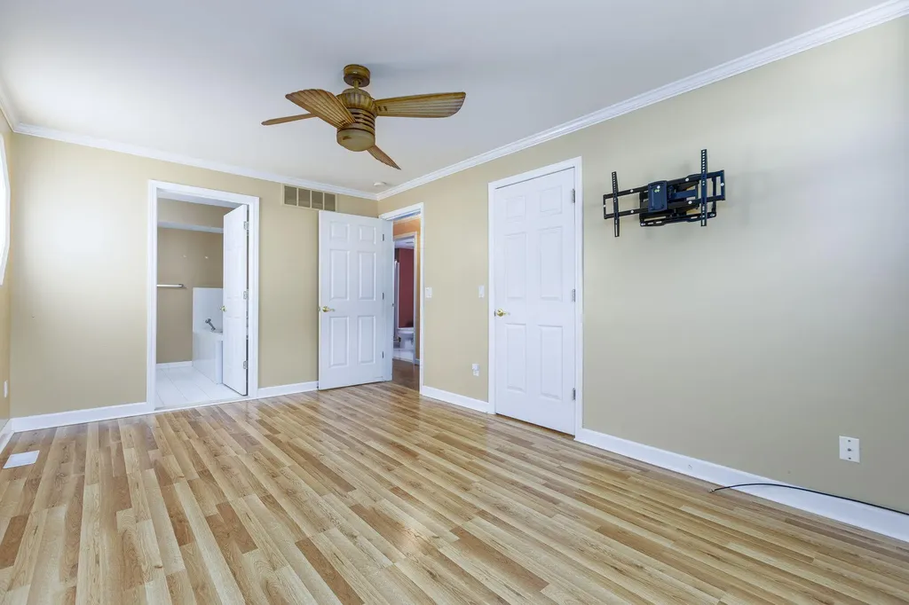 37868 Jefferson Avenue Harrison Charter Township MI 48045