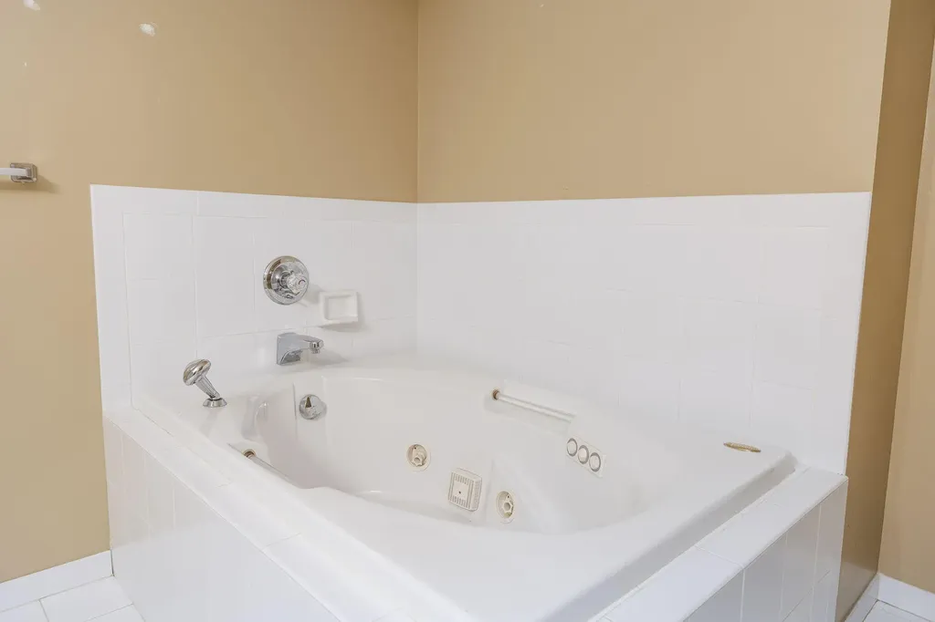 37868 Jefferson Avenue Harrison Charter Township MI 48045