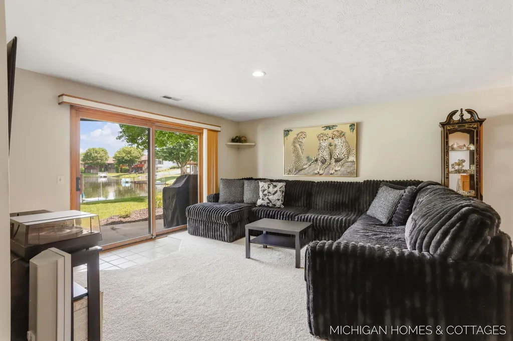 1644 Lakeview Drive Zeeland Charter Township MI 49464