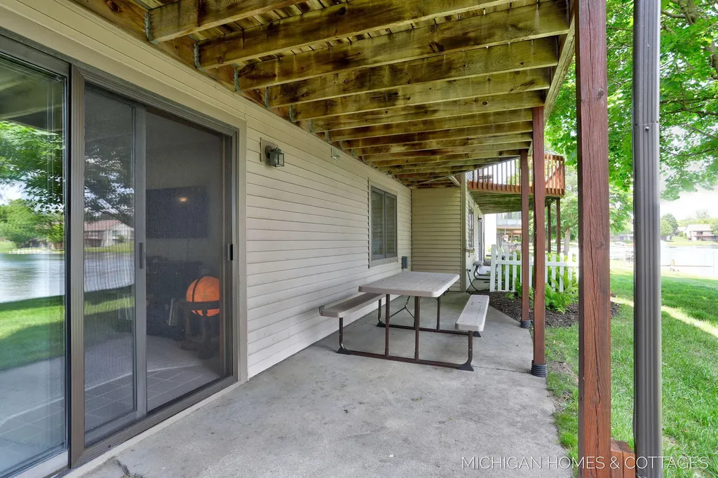 1644 Lakeview Drive Zeeland Charter Township MI 49464