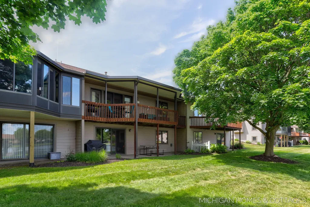1644 Lakeview Drive Zeeland Charter Township MI 49464