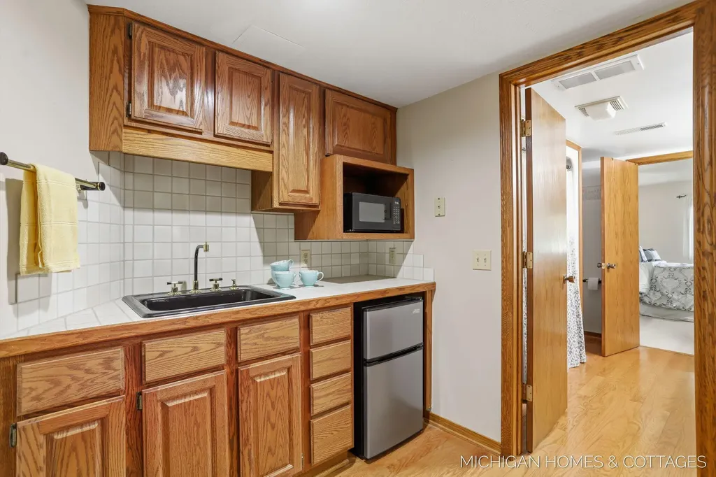 1644 Lakeview Drive Zeeland Charter Township MI 49464