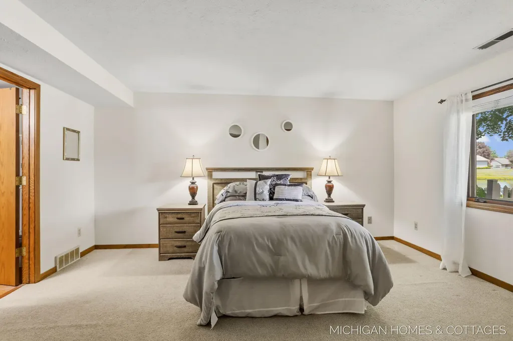 1644 Lakeview Drive Zeeland Charter Township MI 49464