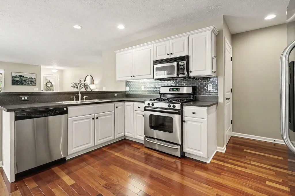 1088 Cobblestone Road Holland City MI 49423