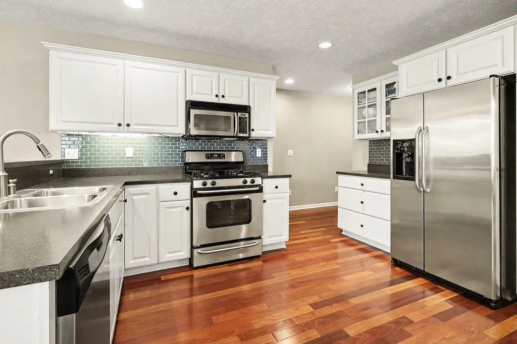 1088 Cobblestone Road Holland City MI 49423